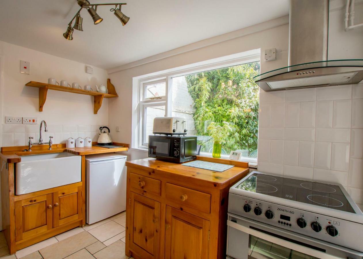 60 And A Half Bailgate Apartment Линкълн Екстериор снимка
